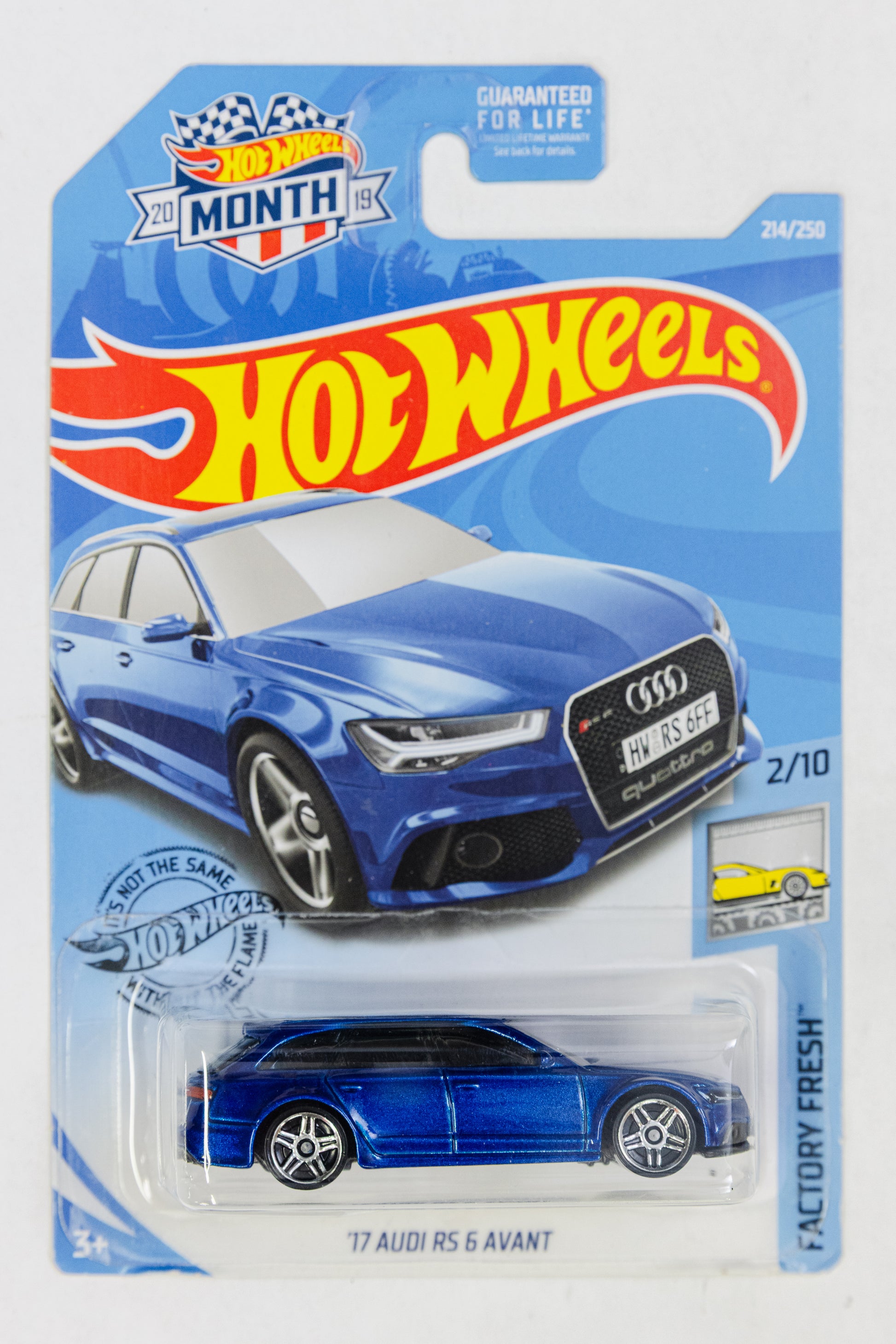'17 Audi RS6 Avant - Factory Fresh (Damaged Card)