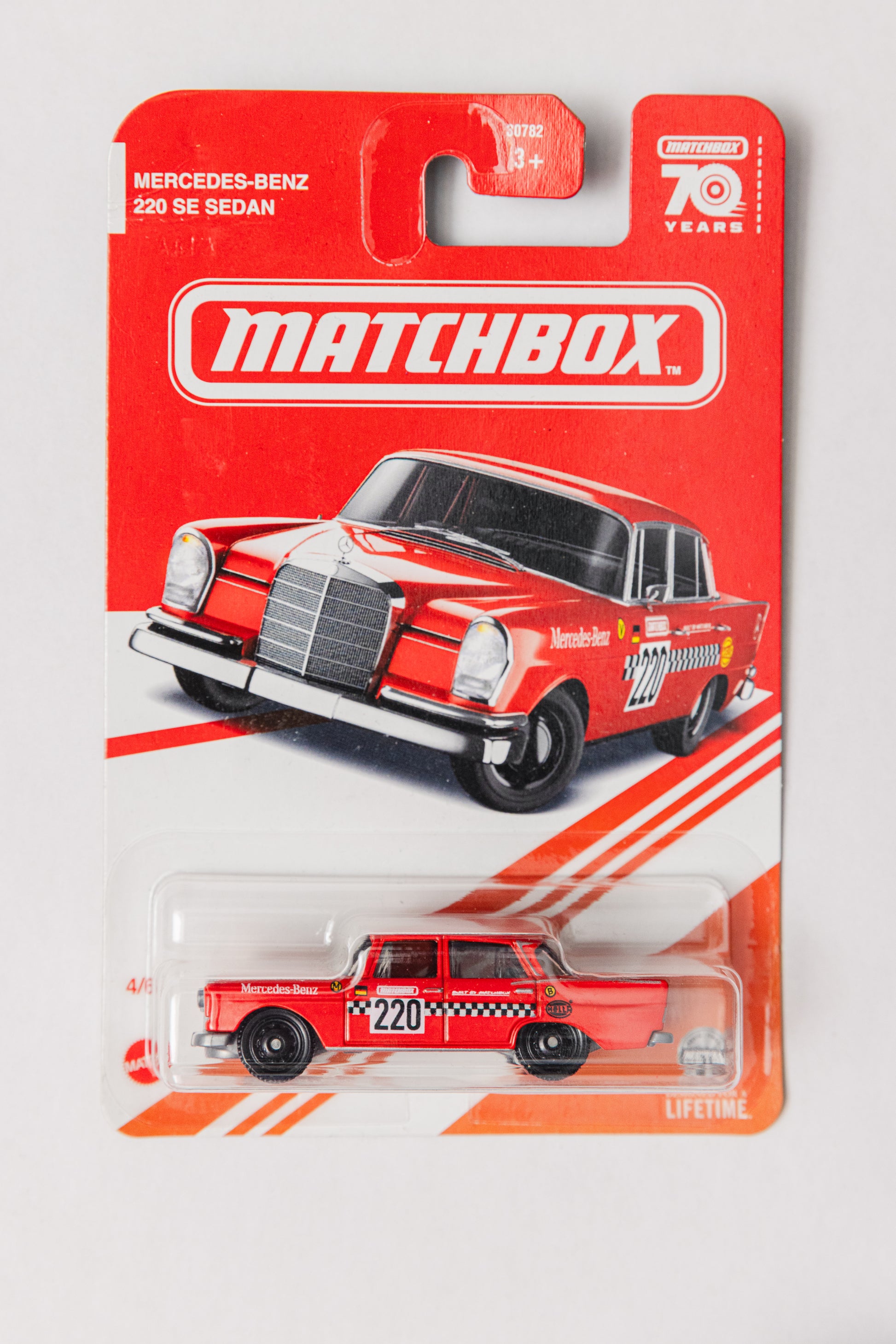Matchbox 70 Years Mercedes-Benz 220 SE Sedan