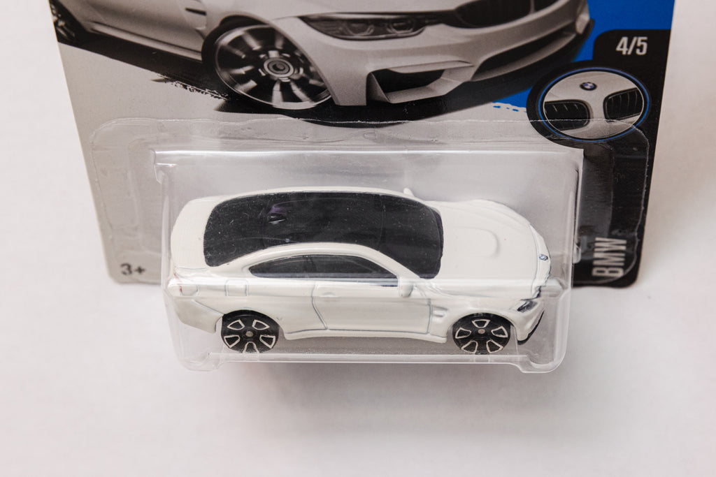 BMW M4 - 4/5 (No Stripe Variation)