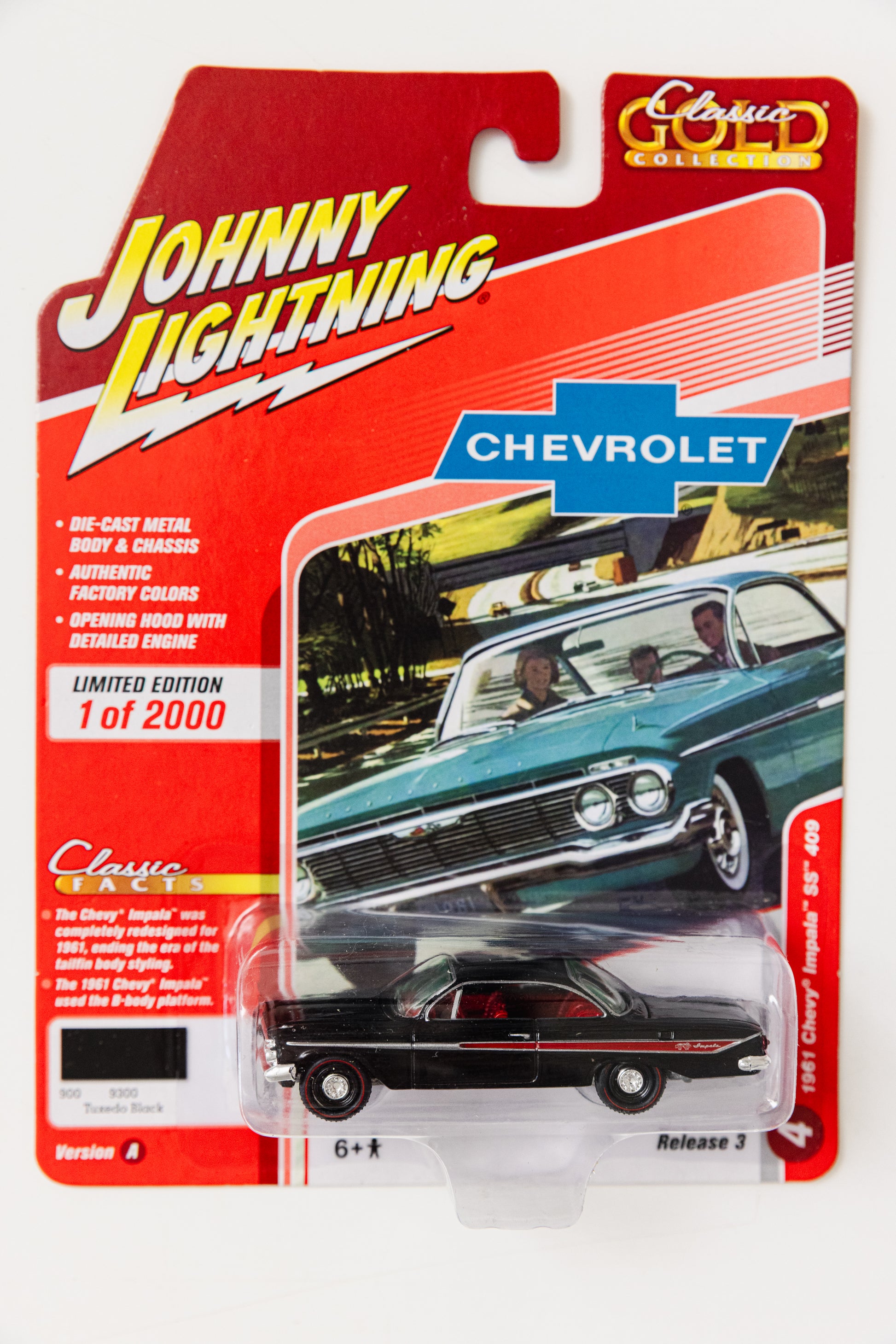 Johnny Lightning 1961 Chevy Impala SS 409 - (Damaged Card)