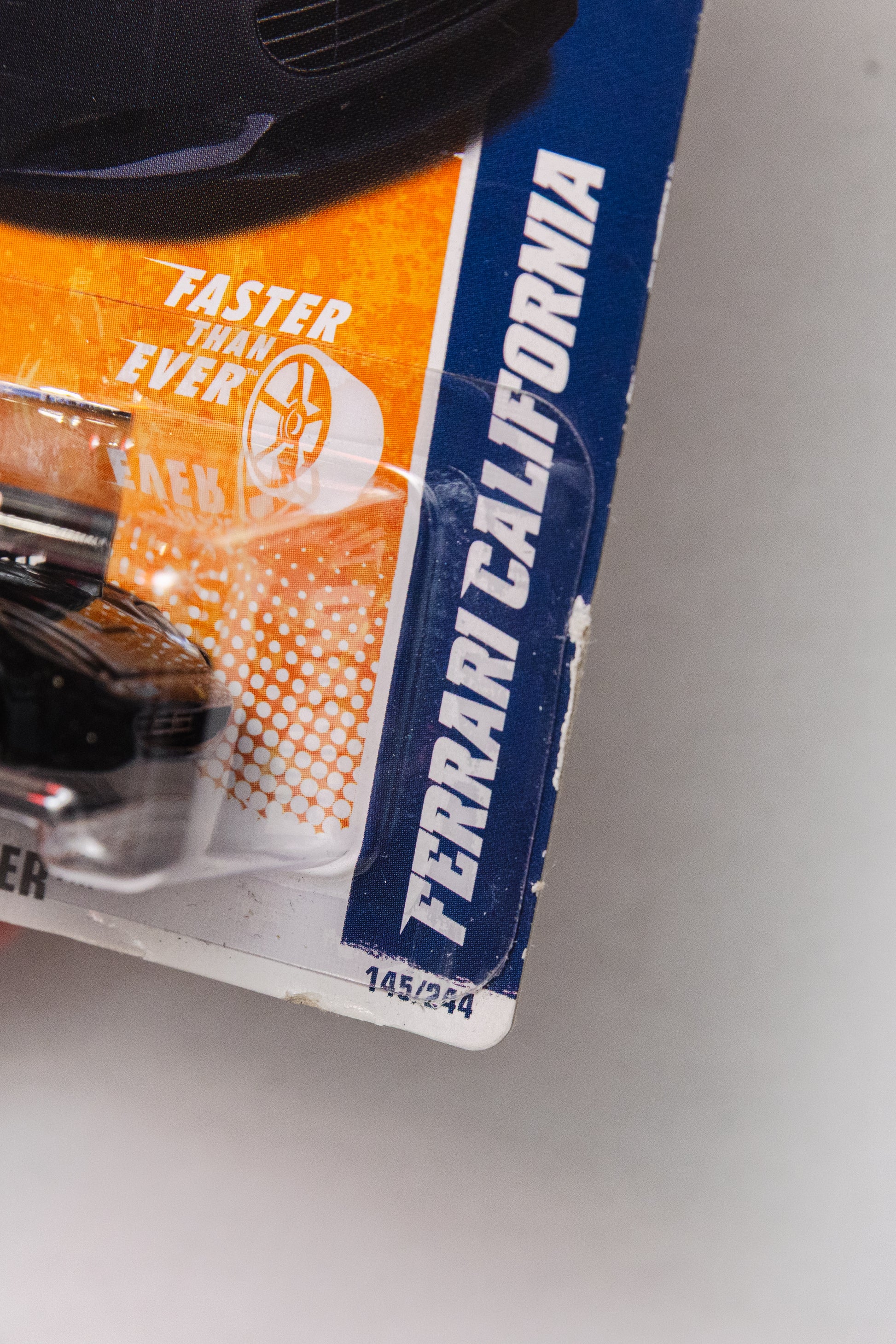 Ferrari California - Faster Than Ever (Damaged Card)