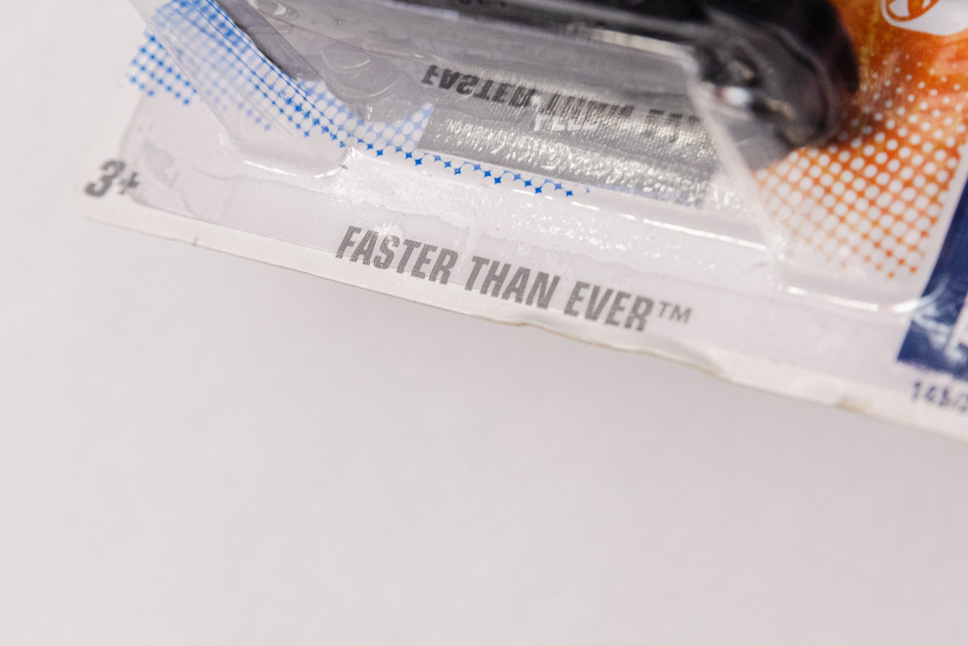 Ferrari California - Faster Than Ever (Damaged Card)