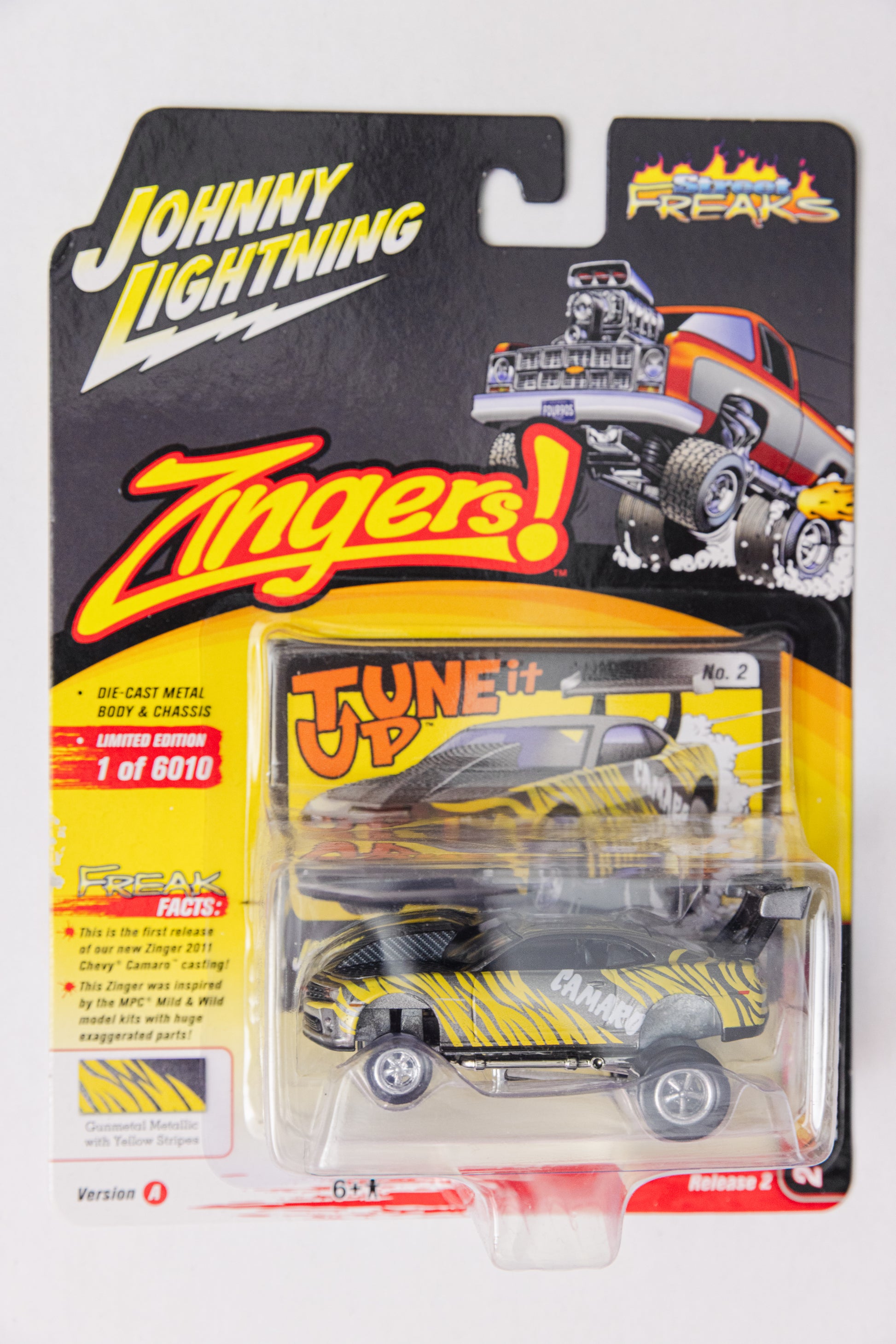 Johnny Lightning Zingers! Camaro Tune It Up