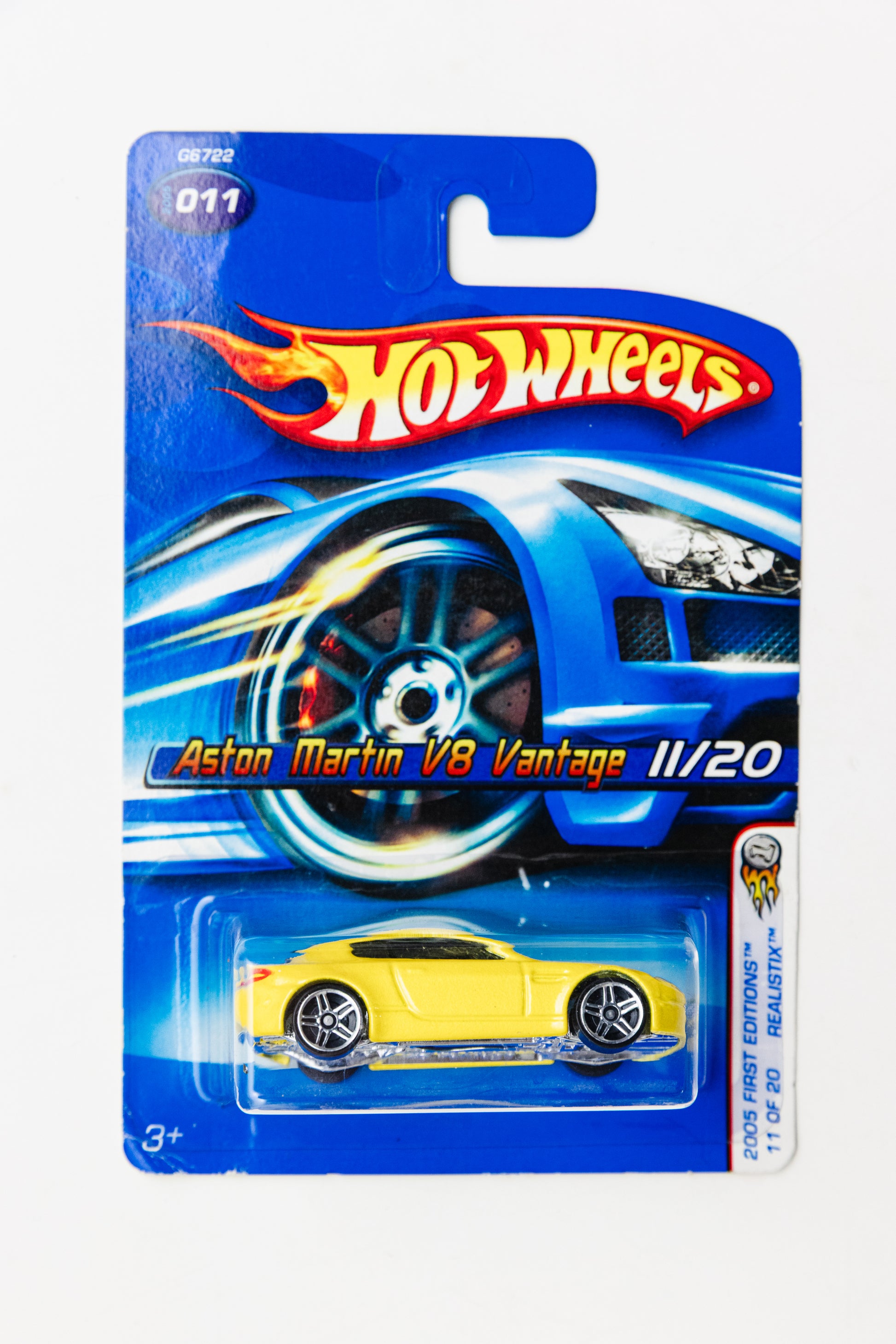 Aston Martin V8 Vantage - #011 (Damaged Card)
