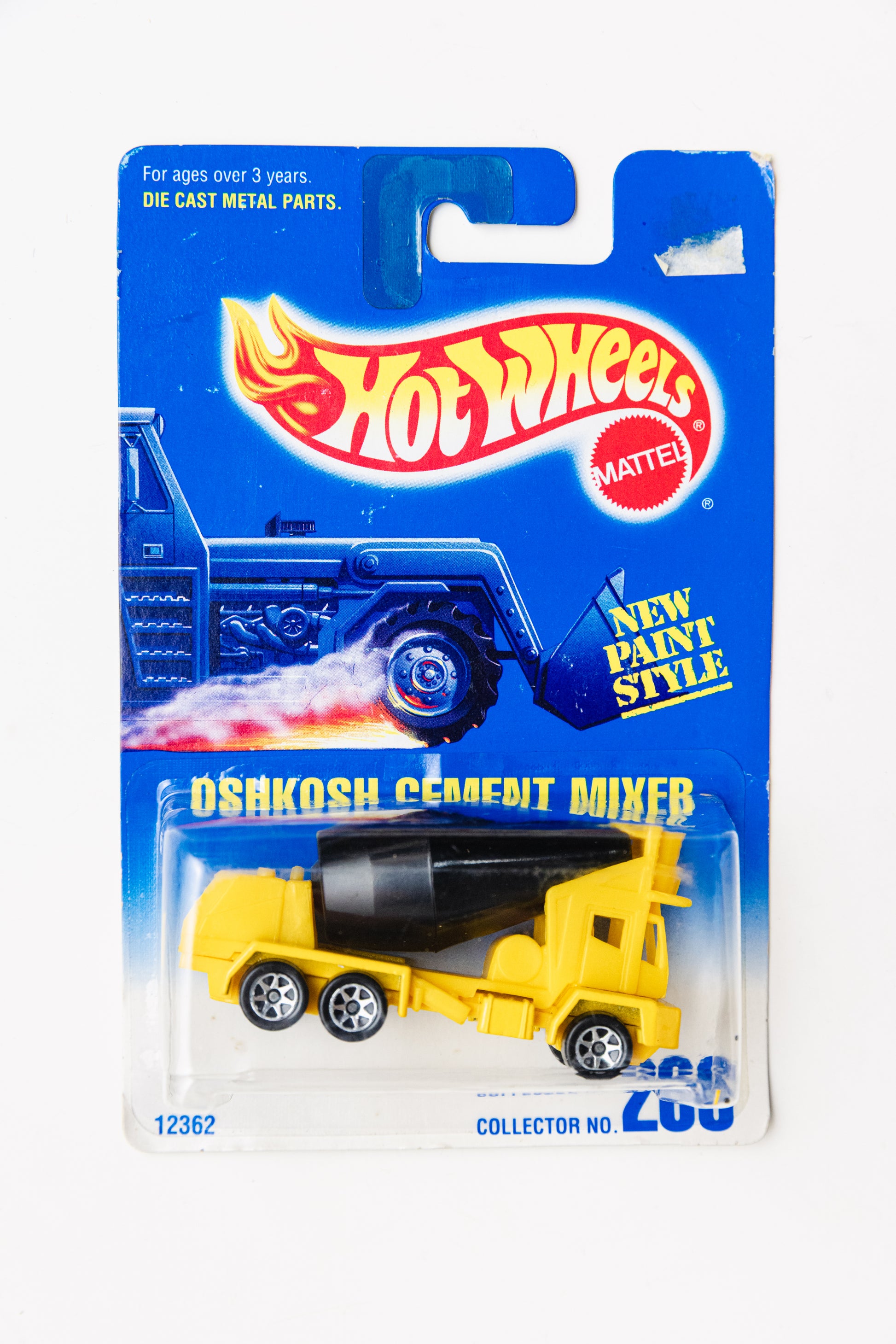 Oshkosh Cement Mixer - (Damaged Card)
