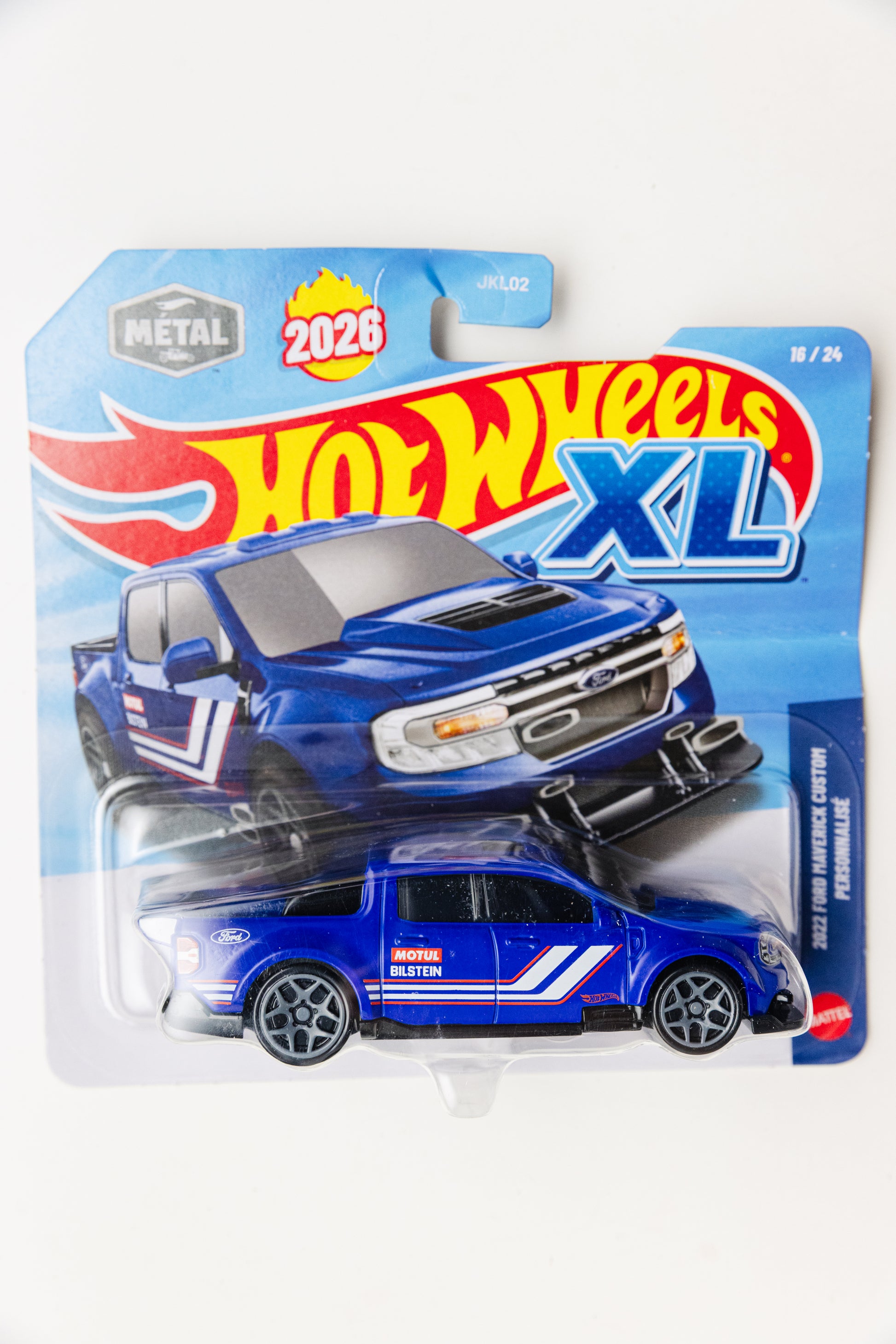 XL 2022 Ford Maverick Custom - (Damaged Card)