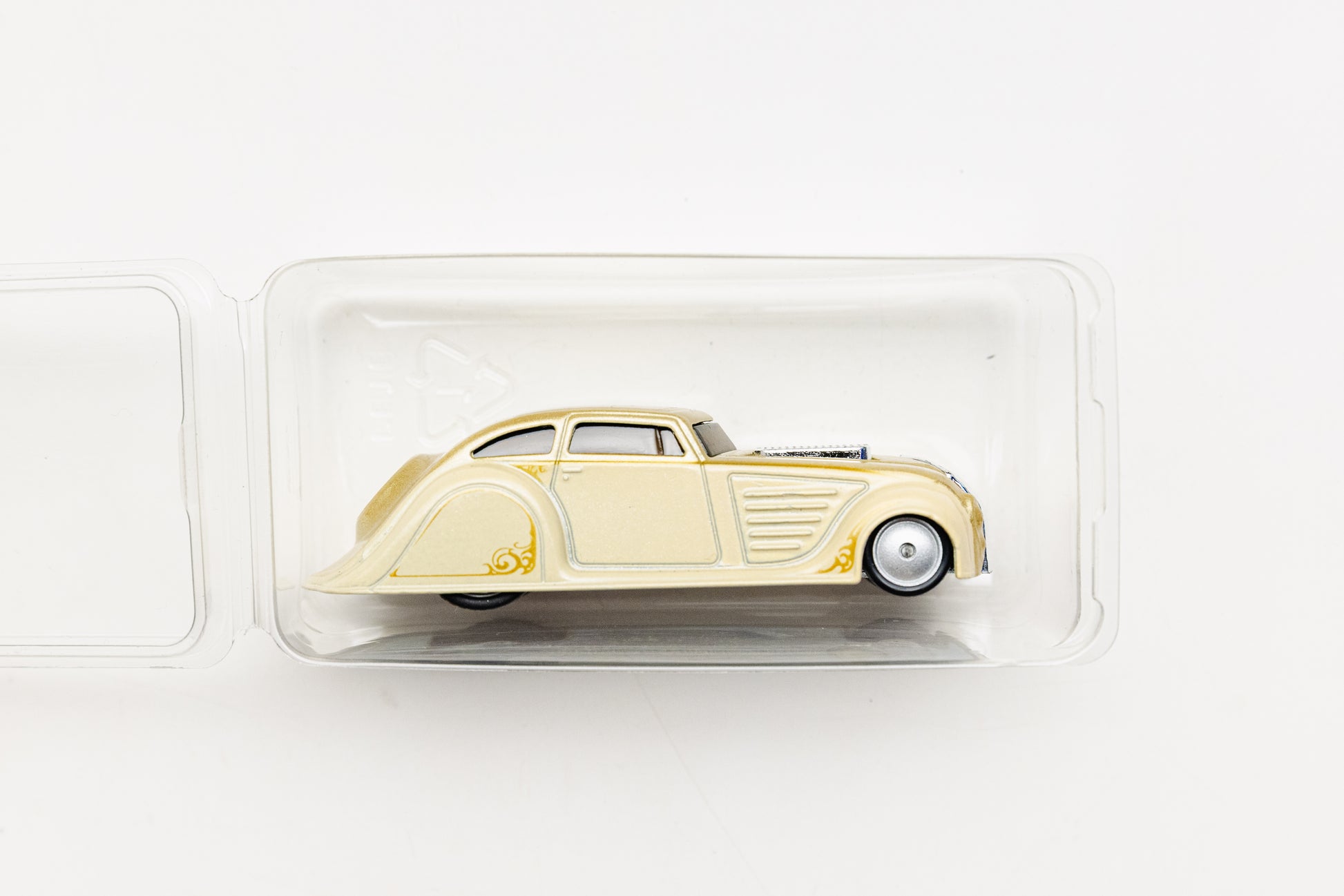 LOOSE 1934 Chrysler Airflow - Boulevard