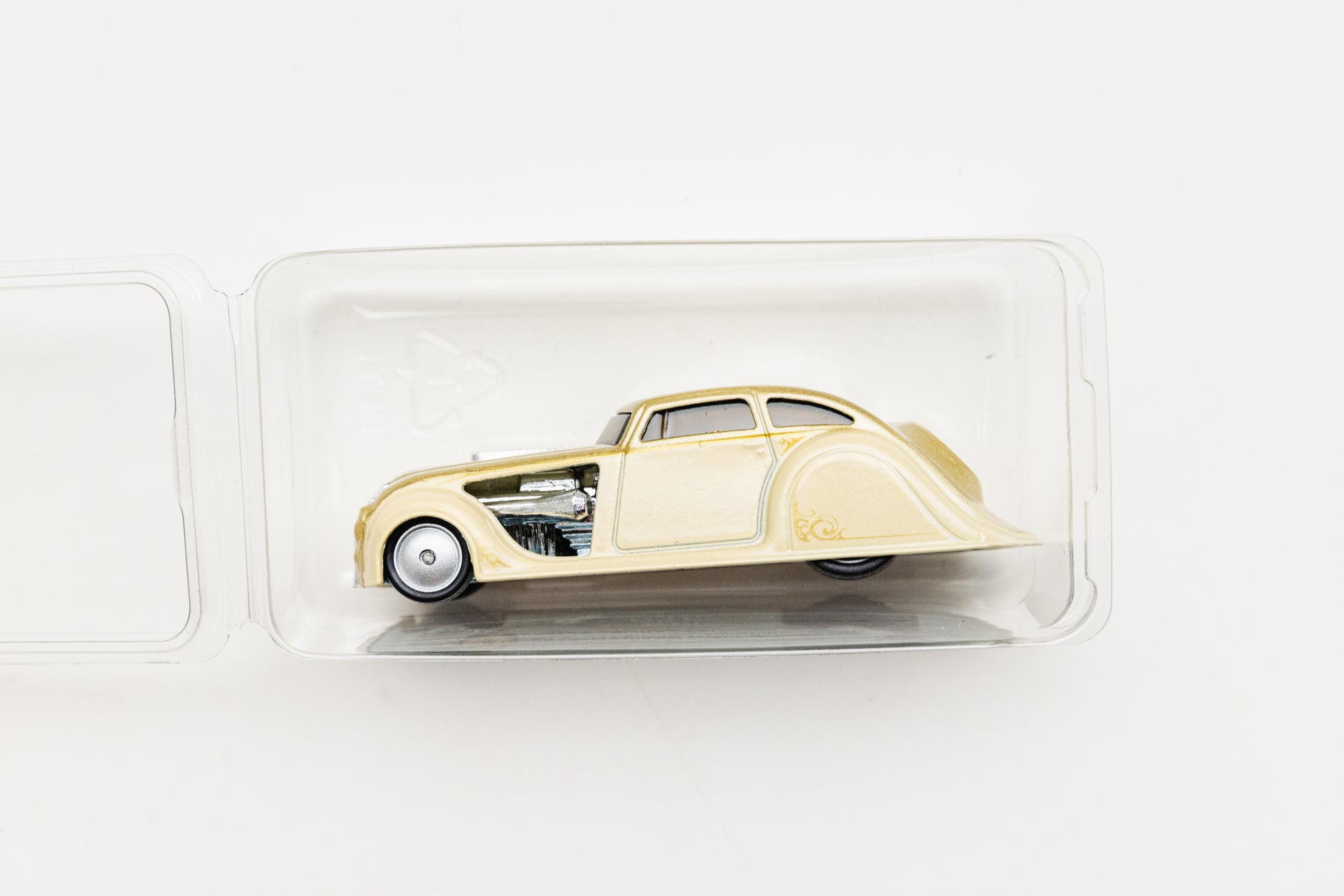 LOOSE 1934 Chrysler Airflow - Boulevard