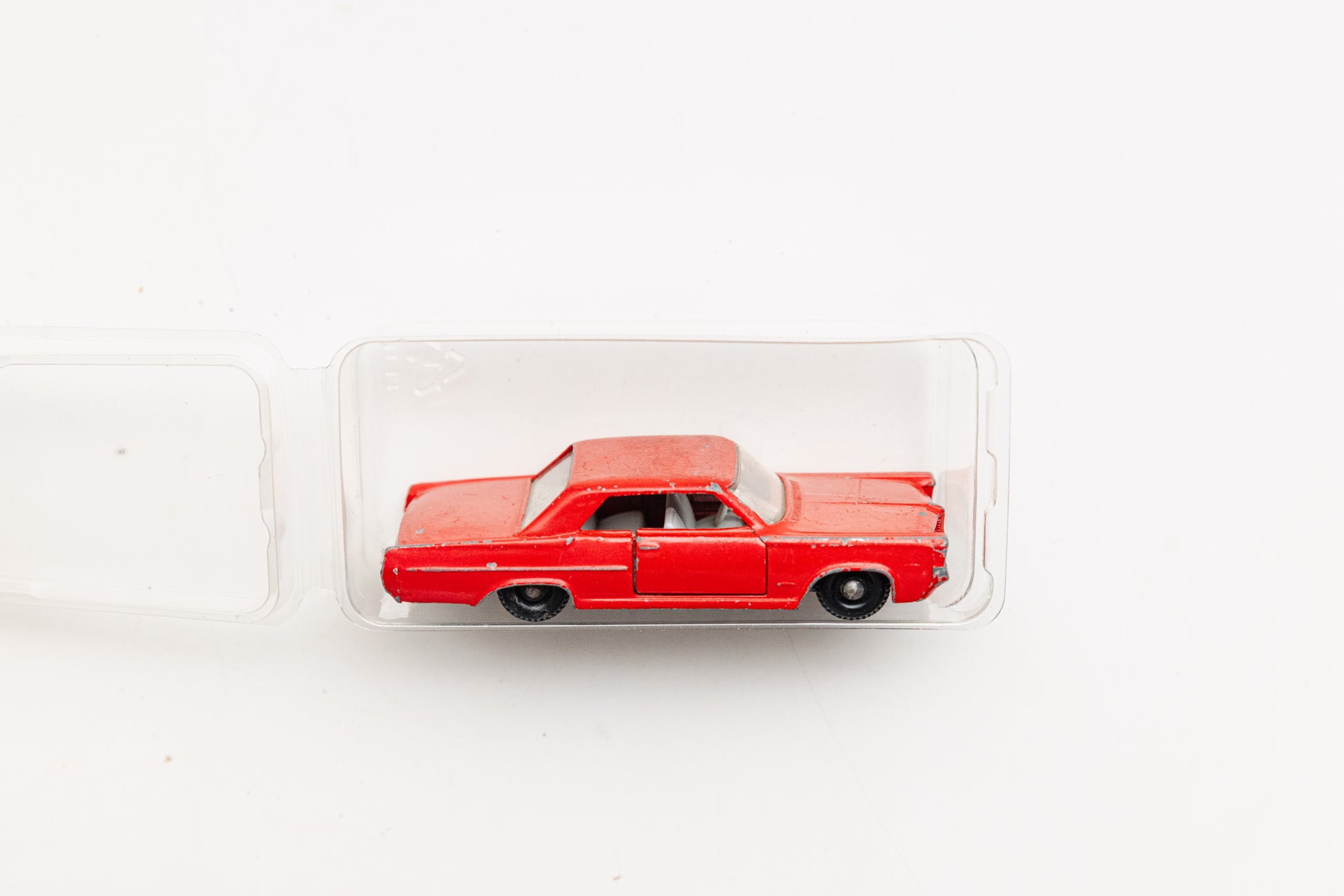 LOOSE Lesney Pontiac G.P Sports Coupe - No. 22