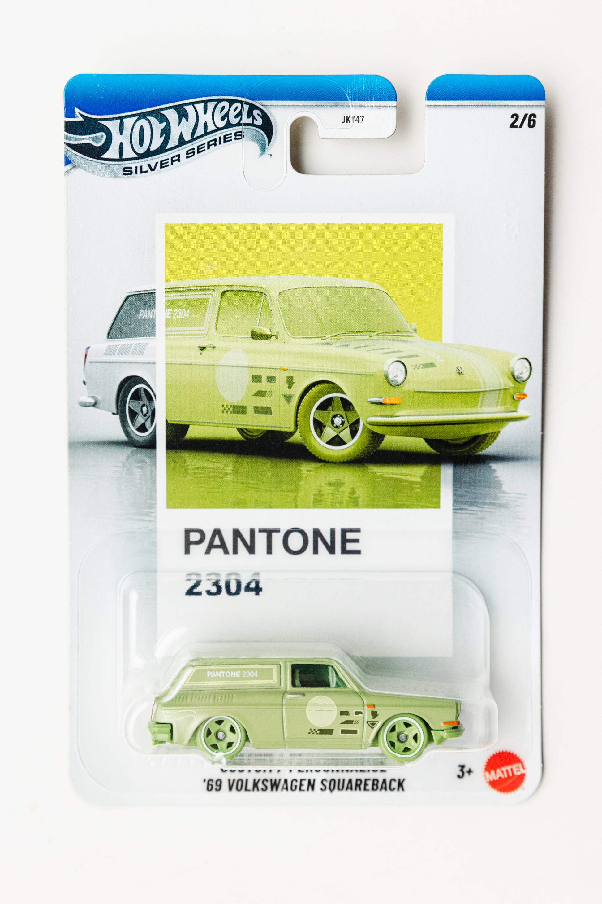 Pantone Custom '69 Volkswagen Squareback - 2/6