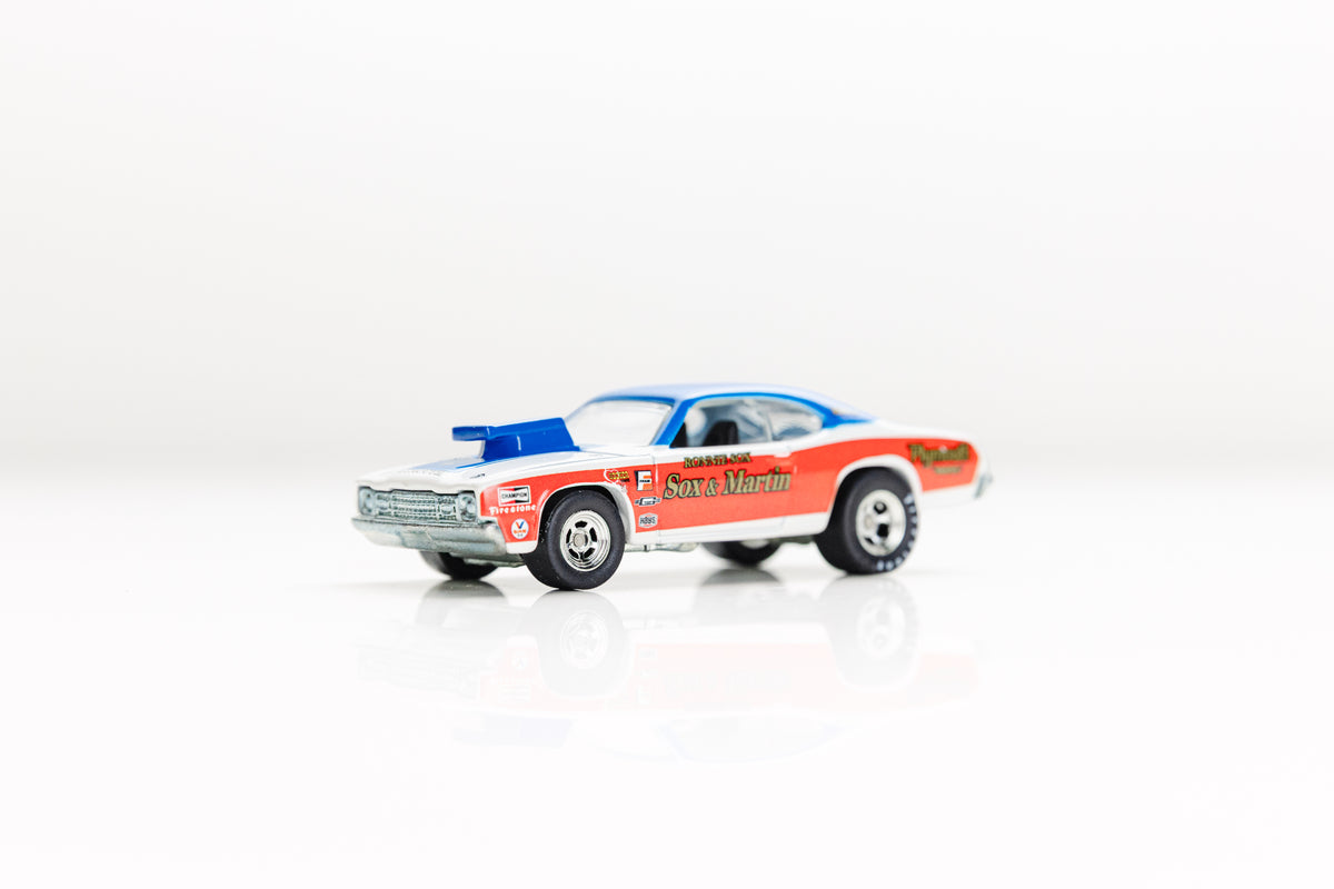 LOOSE Plymouth Duster - Vintage Racing