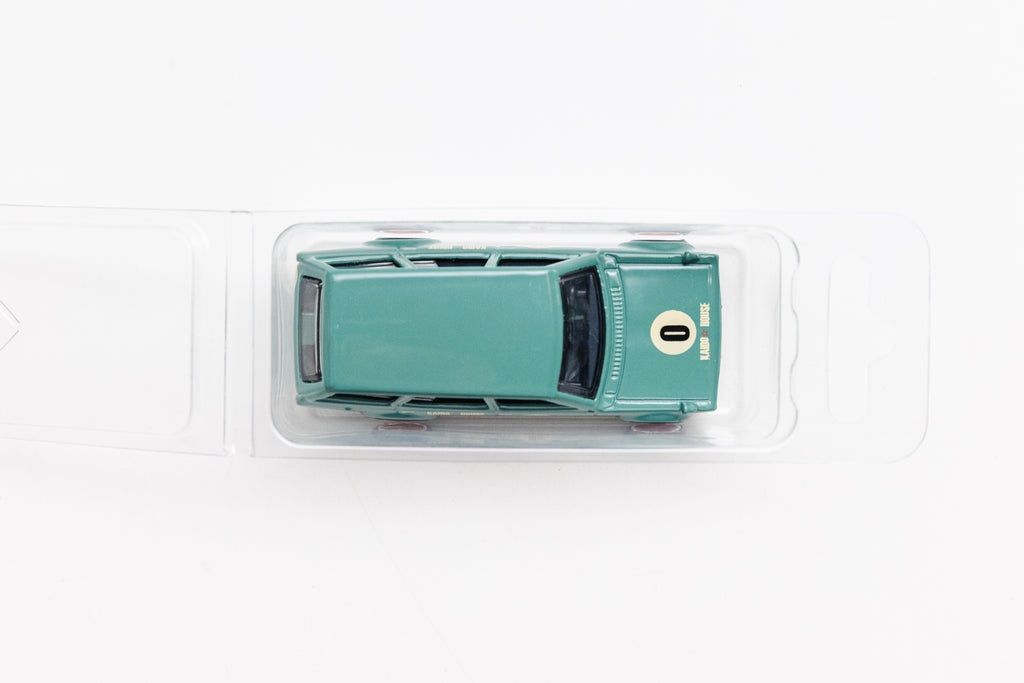 LOOSE Datsun 510 Wagon - Nissan Diorama