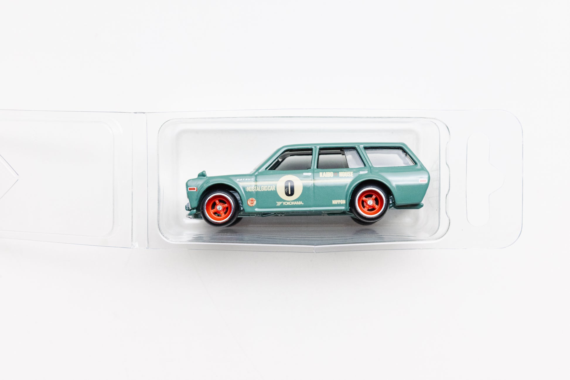 LOOSE Datsun 510 Wagon - Nissan Diorama