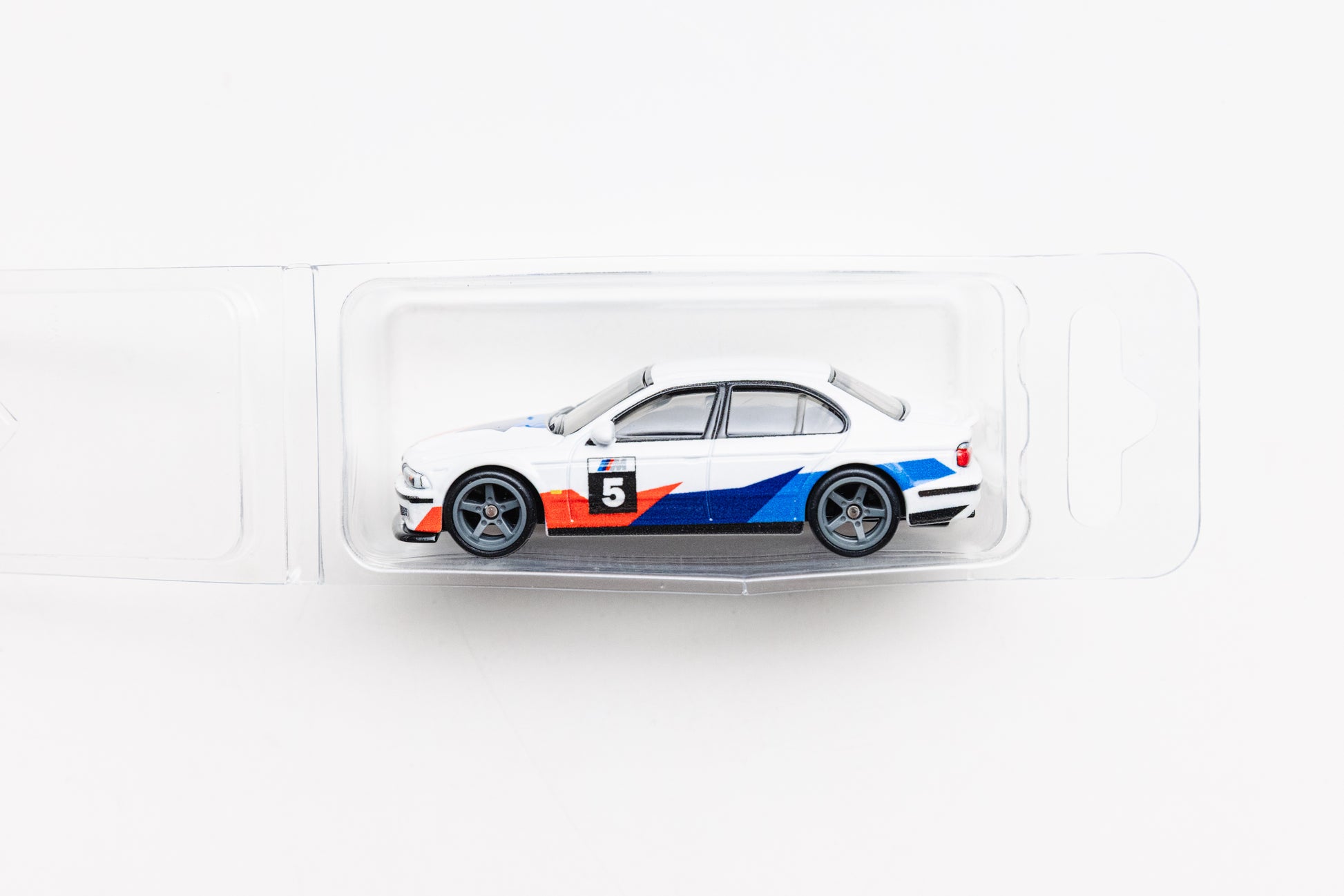 LOOSE 2001 BMW M5 - BMW Diorama