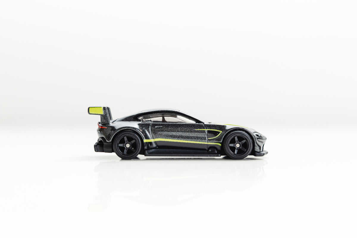 LOOSE Aston Martin Vantage GTE - Car Culture