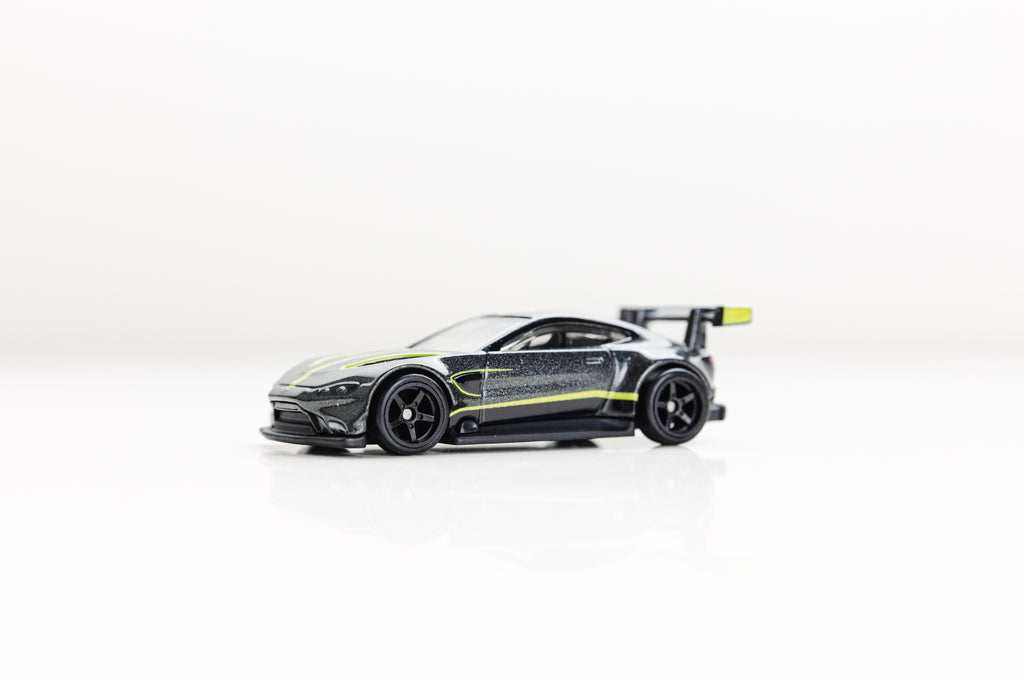 LOOSE Aston Martin Vantage GTE - Car Culture