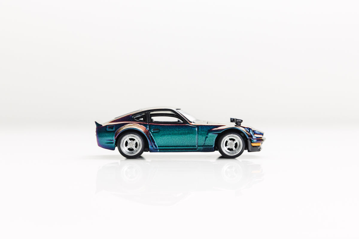LOOSE '72 Datsun 240Z - Red Line Club