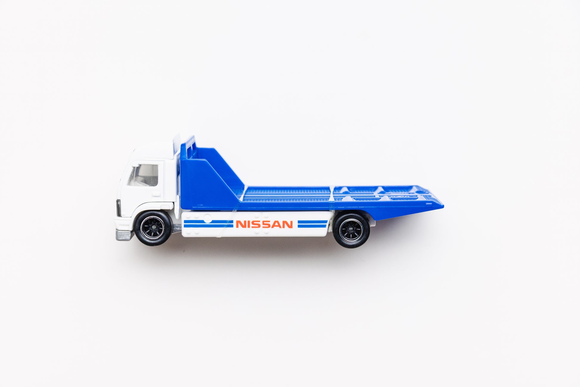 LOOSE Aero Lift - Nissan Diorama