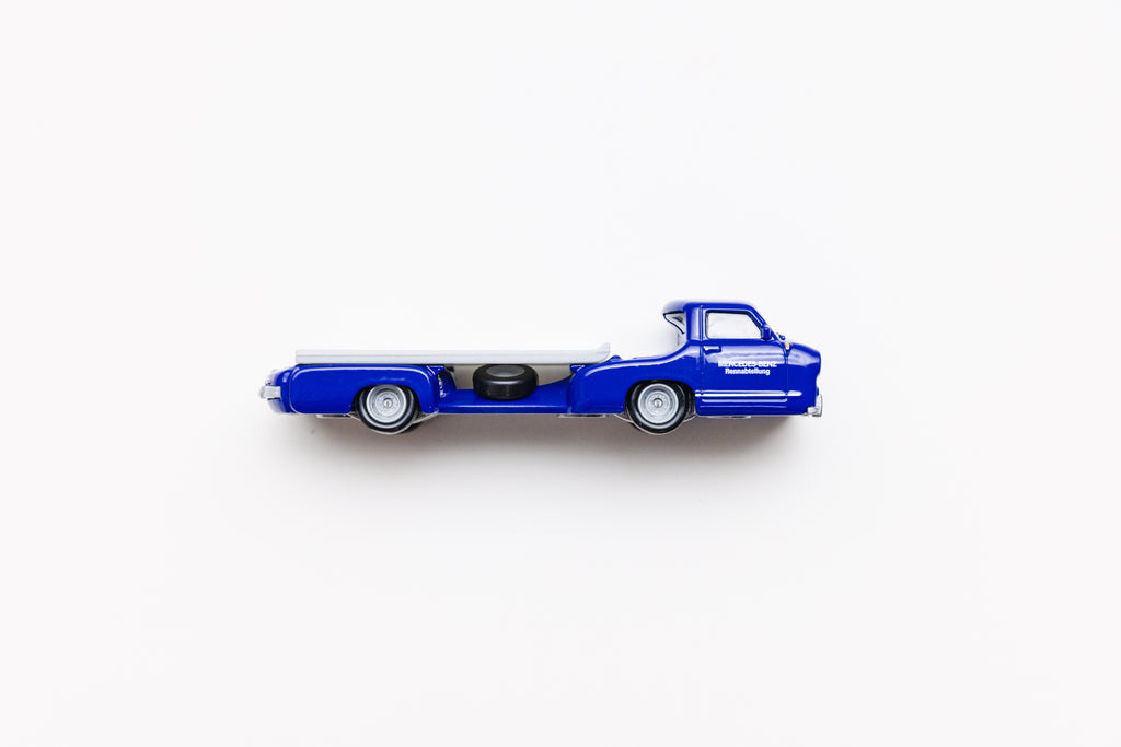 LOOSE 1955 Mercedes-Benz "Blaues Wunder" - Jay Leno's Diorama