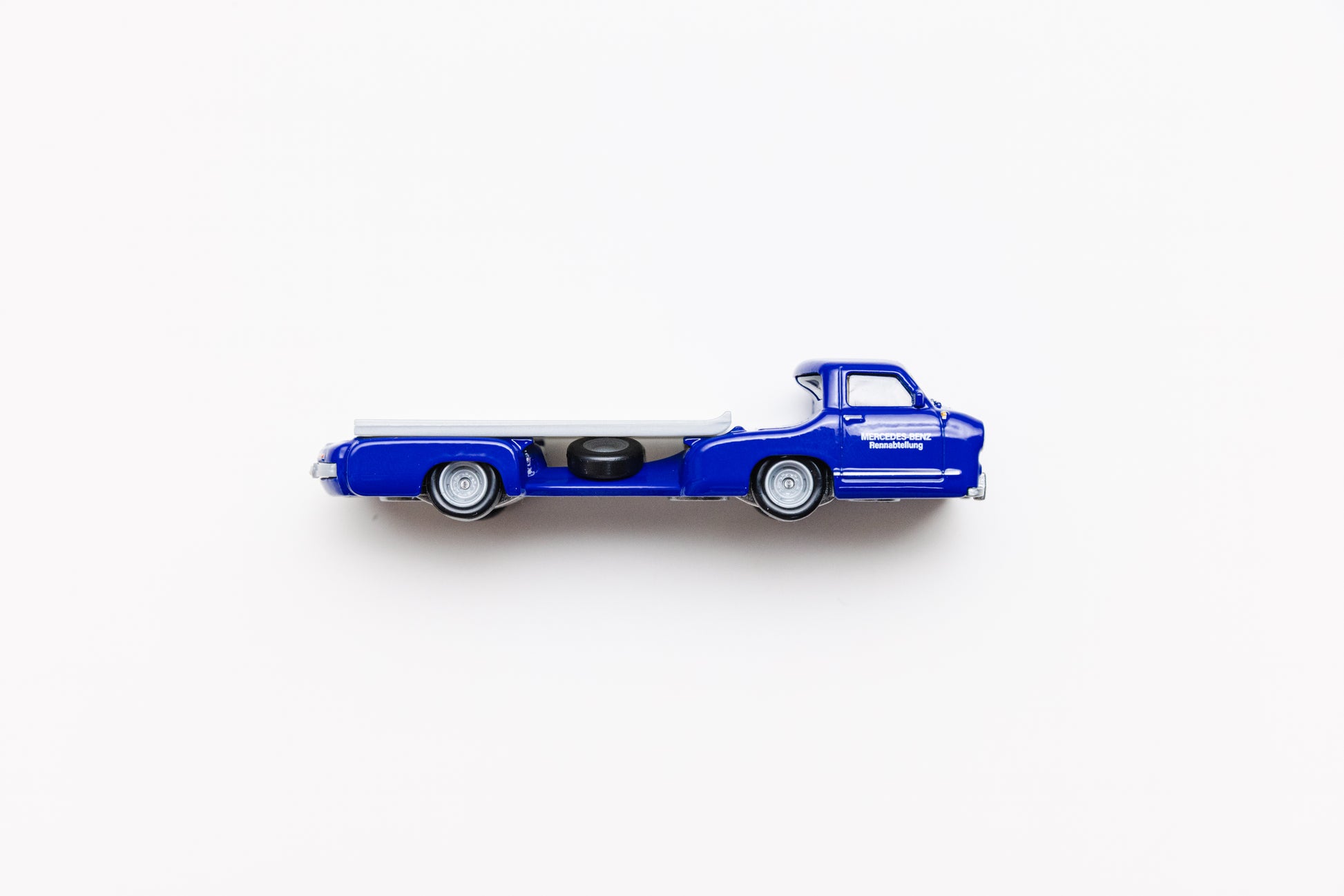 LOOSE 1955 Mercedes-Benz "Blaues Wunder" - Jay Leno's Diorama