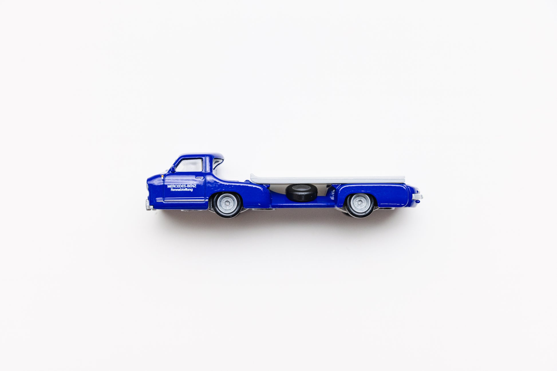 LOOSE 1955 Mercedes-Benz "Blaues Wunder" - Jay Leno's Diorama