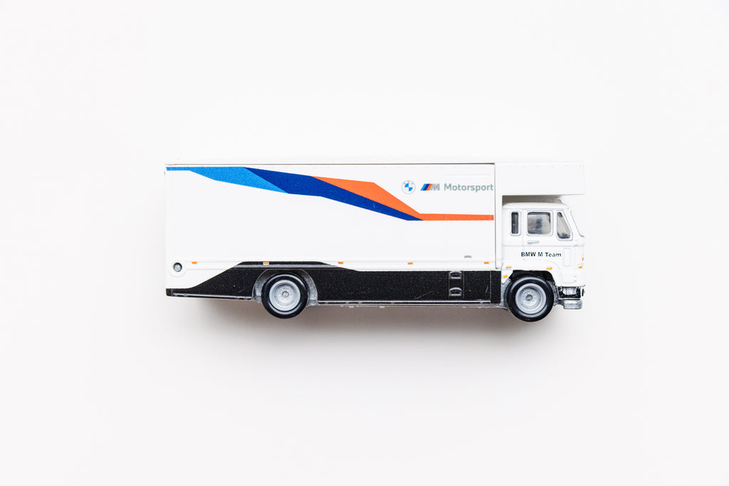 LOOSE Fleet Flyer - BMW Diorama