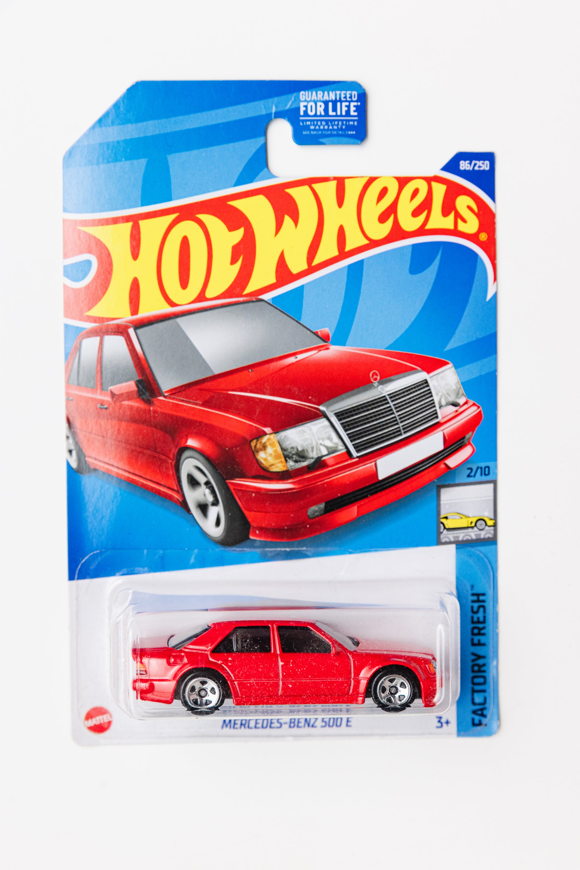 Mercedes-Benz 500 E - Factory Fresh (Damaged Card)