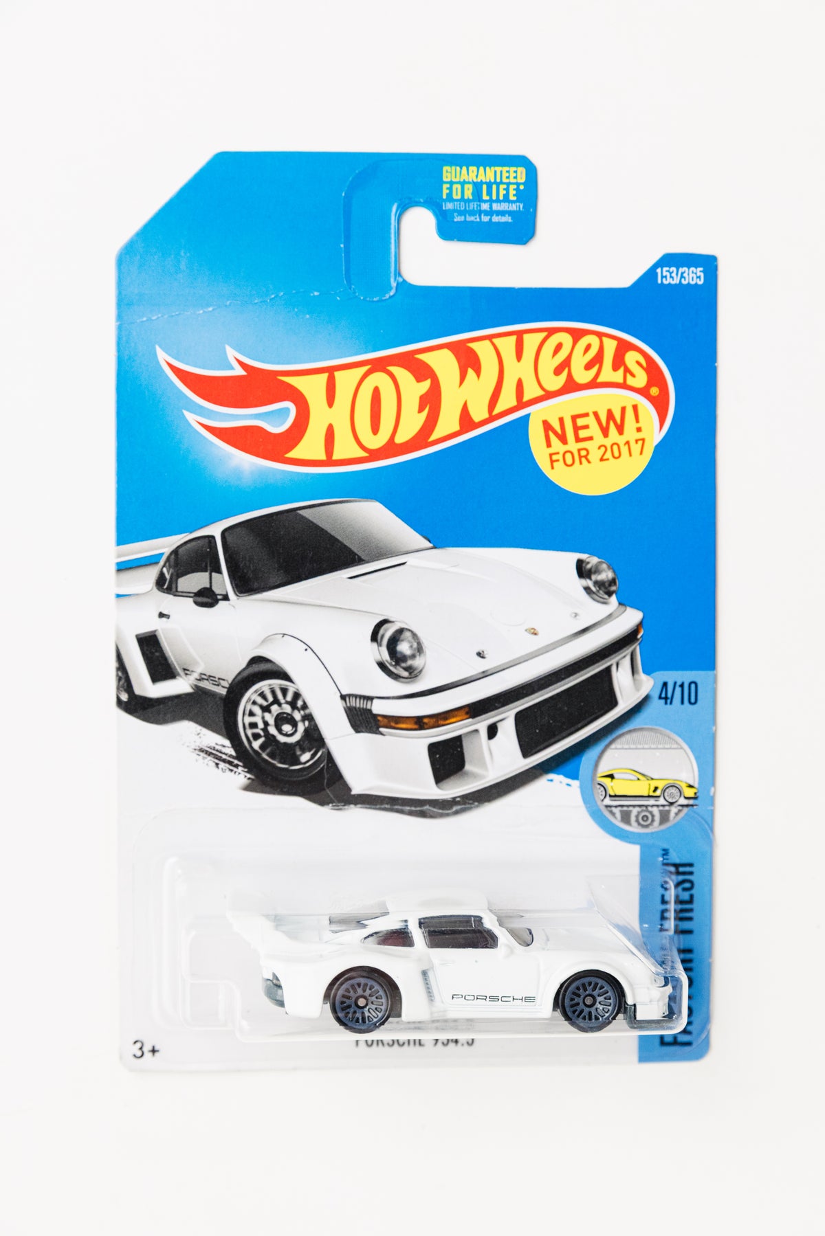 Porsche 934.5 - Factory Fresh (Damaged Card)
