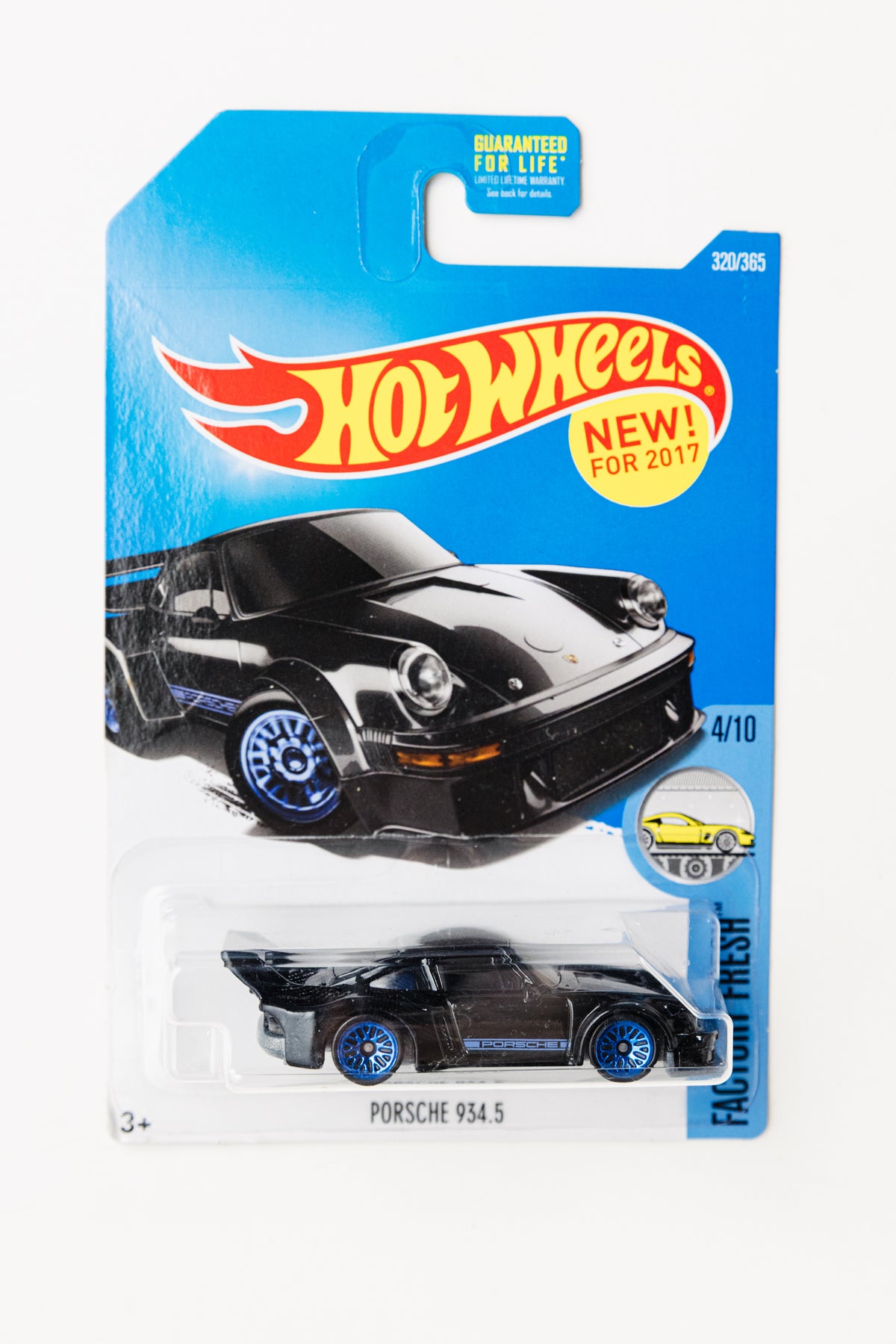 Porsche 934.5 - Factory Fresh (Damaged Card)