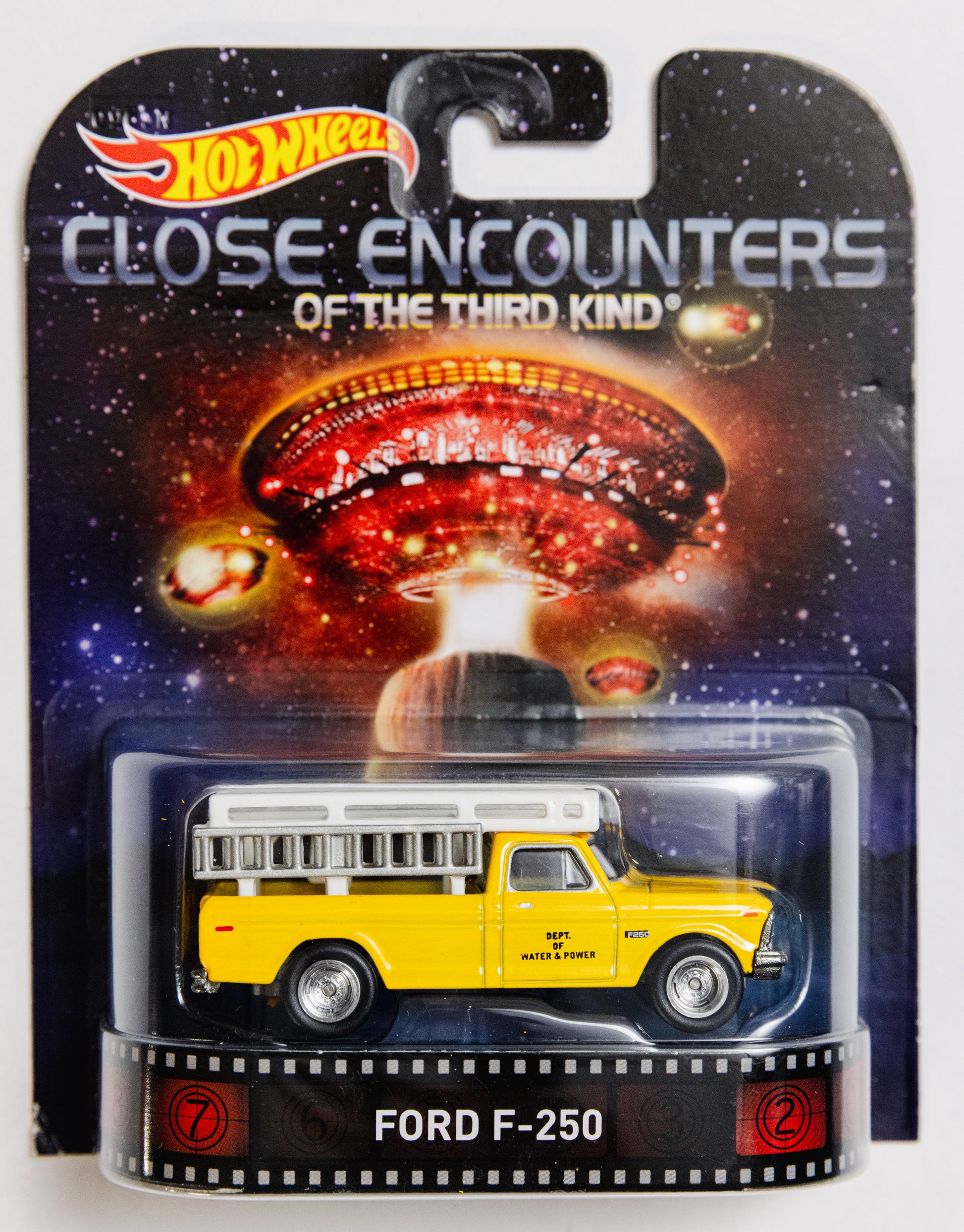 Retro Entertainment Ford F-250 - Close Encounters
