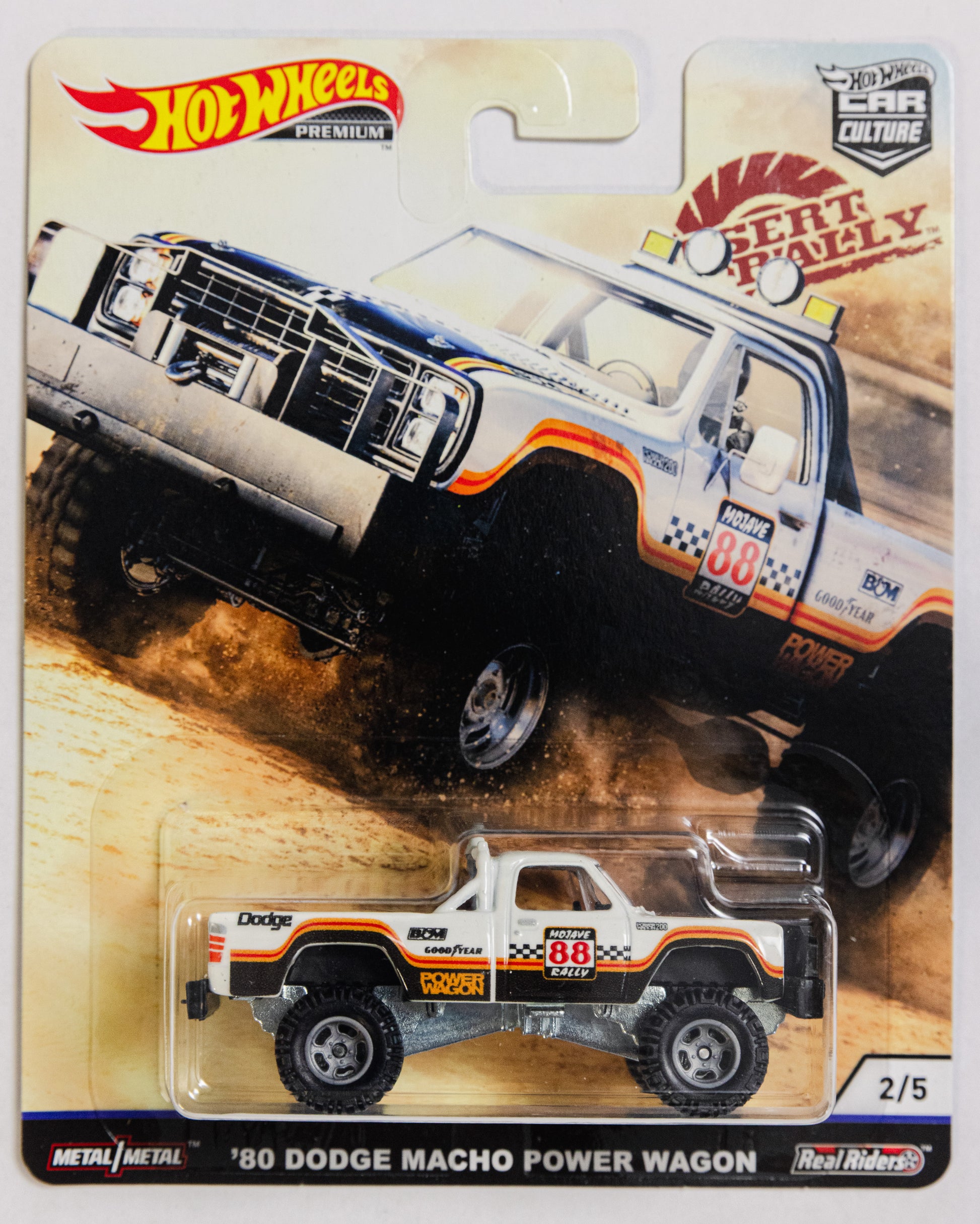 Desert Rally '80 Dodge Macho Power Wagon 2/5